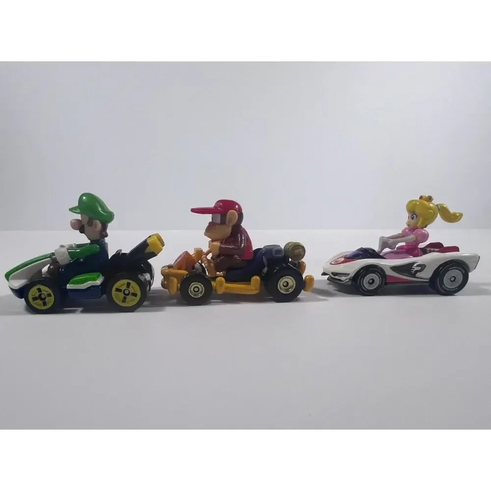 Hot Wheels Mario Kart Lot - Luigi, Diddy Kong & Princess Peach Die-Cast Cars